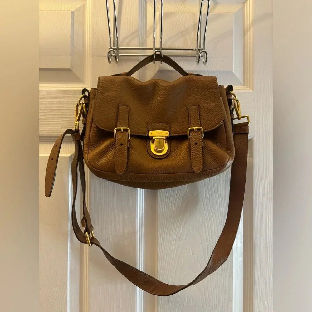 PRADA 
Vitello Daino Push Lock Messenger Bag Noisette - Picture 3 of 14